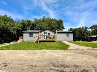 4092 Western Dr, Brooklyn, IA 52211