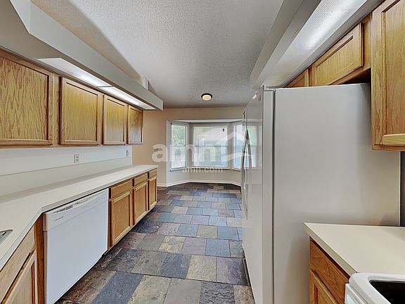 4th image of 7992 Seahaven Ct