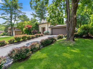 56 Shadetree Ln, Roslyn Heights, NY 11577