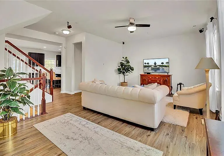 611 Edison Dr — Photo 19