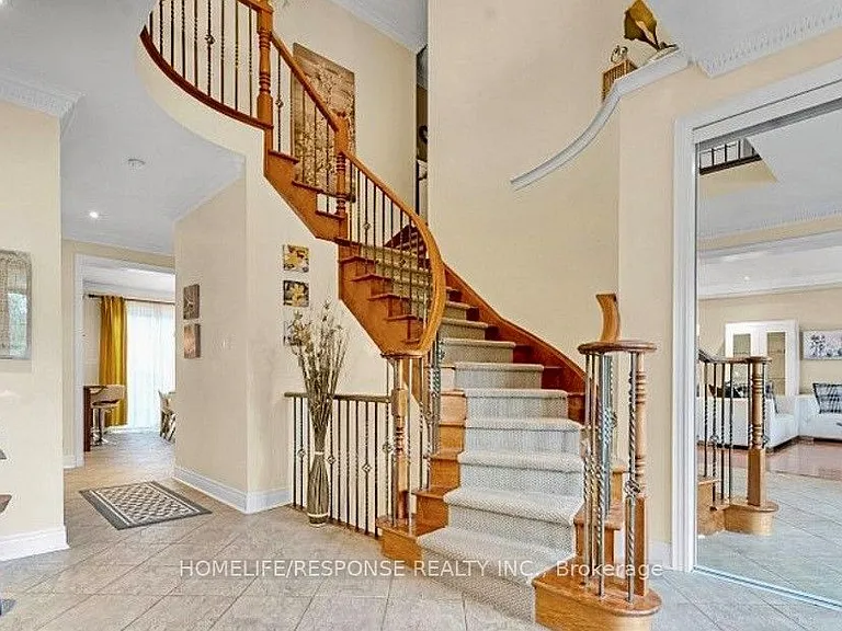 1382 Storey Dr — Photo 3