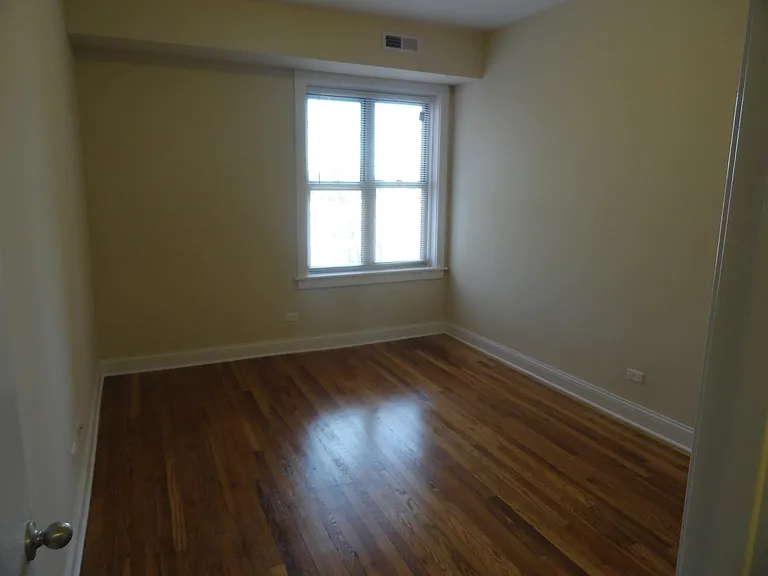 4846 N Drake Ave #3 — Photo 5