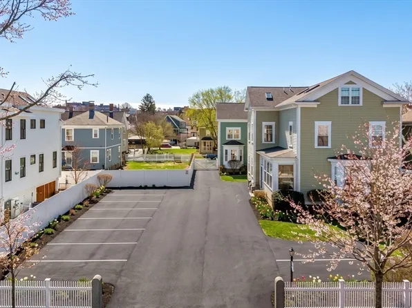 121 E Cottage St #4, Dorchester, MA 02125