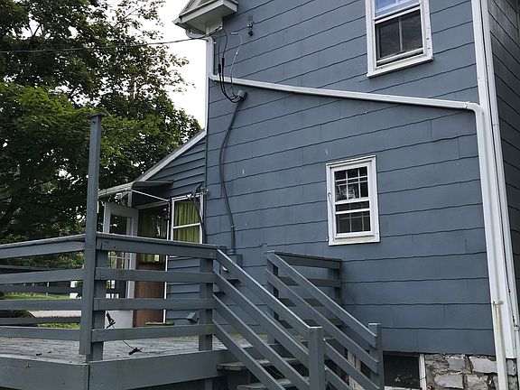 3rd image of 987 E King St