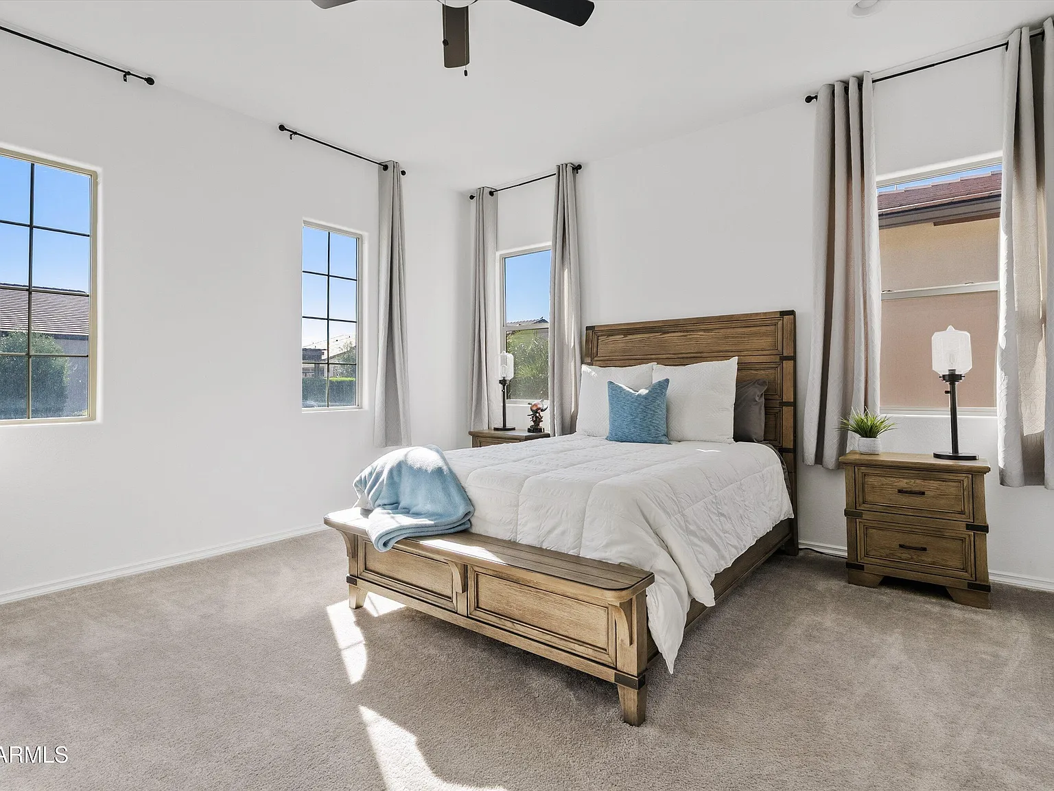3 bed, 2385 sqft, $2,800 — Photo 3