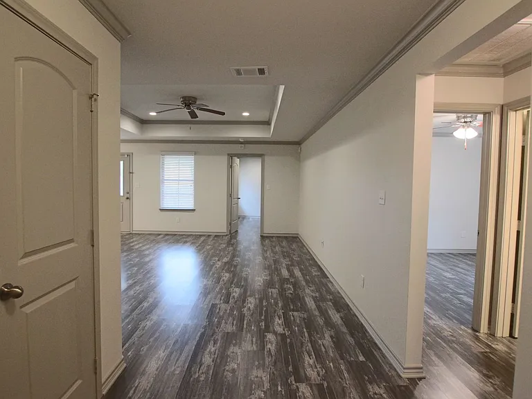 5912 Villa Rosa Way — Photo 3