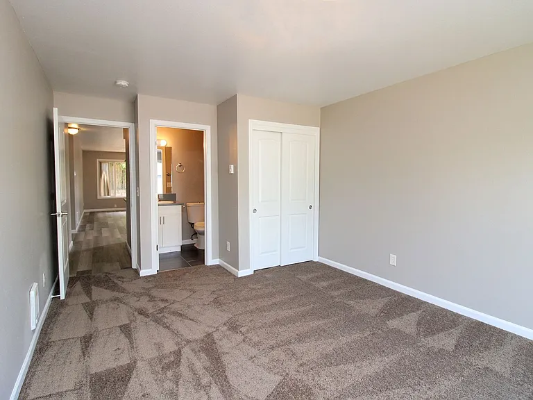 4605-4609 NE Killingsworth St — Photo 13