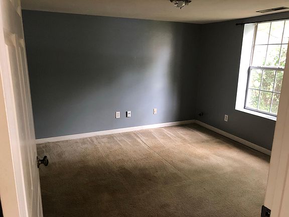 5th image of 1055 Talmadge Ln