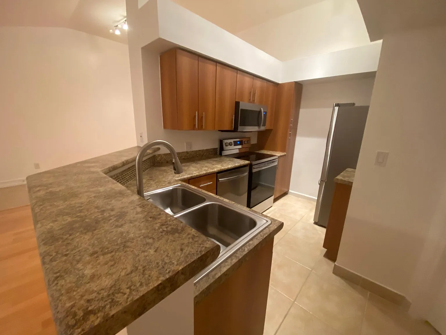 1001 Crystal Way — Photo 2