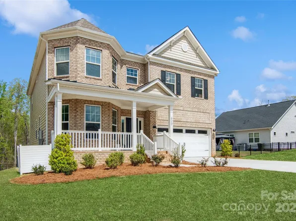 620 Baneberry Bluff Ct, Rock Hill, SC 29732