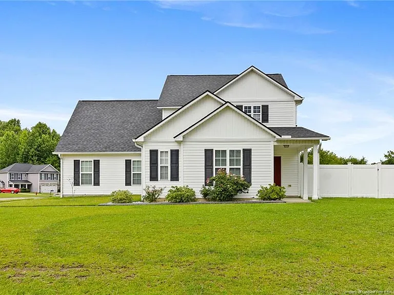 118 Newport Ct — Photo 1