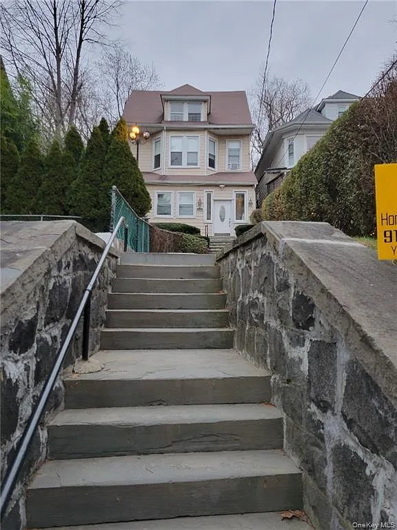 2 bed, 7405 sqft, $2,500 — Photo 2