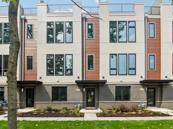 2132 Iron Ridge Ln, Naperville, IL 60563