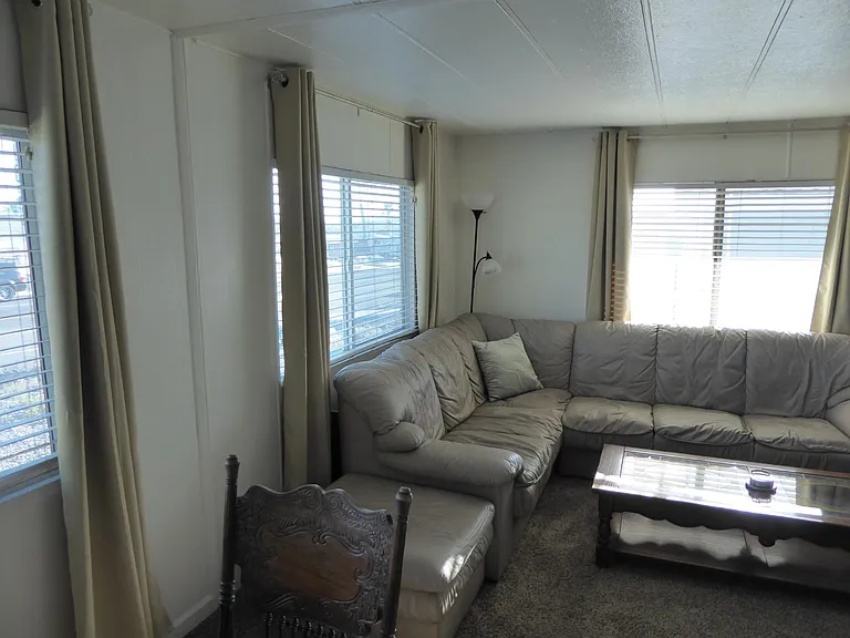 3138 Lake Dr — Photo 7