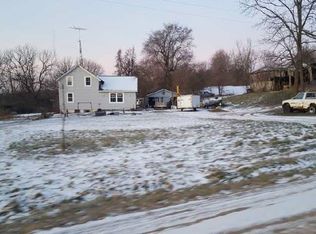 11835 Rexford Rd, Manitou Beach, MI 49253