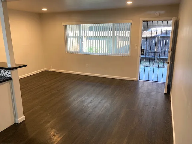 1614 Cherry Ave #3 — Photo 2