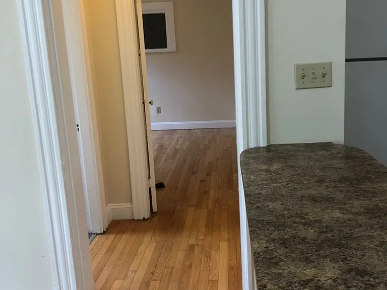 45 Laurel St — Photo 10