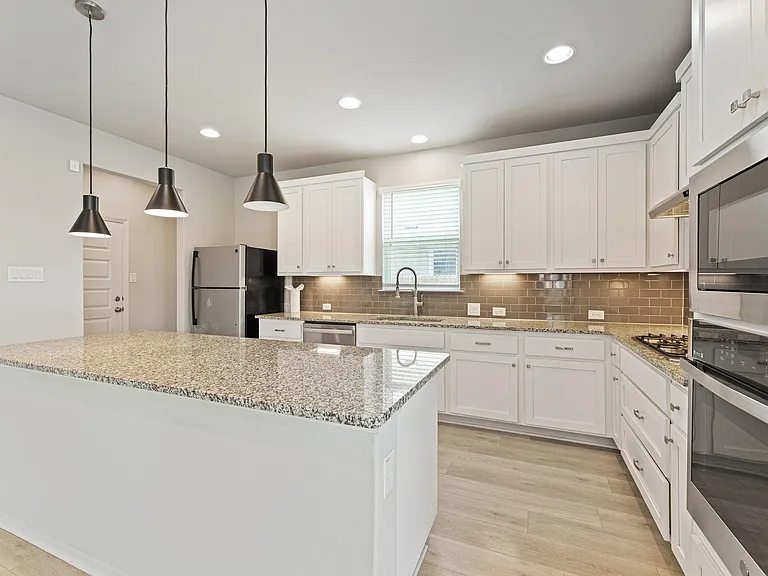 310 Rimrock Ct — Photo 12
