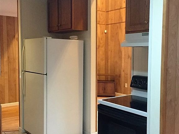 4th image of 984 Luna Way