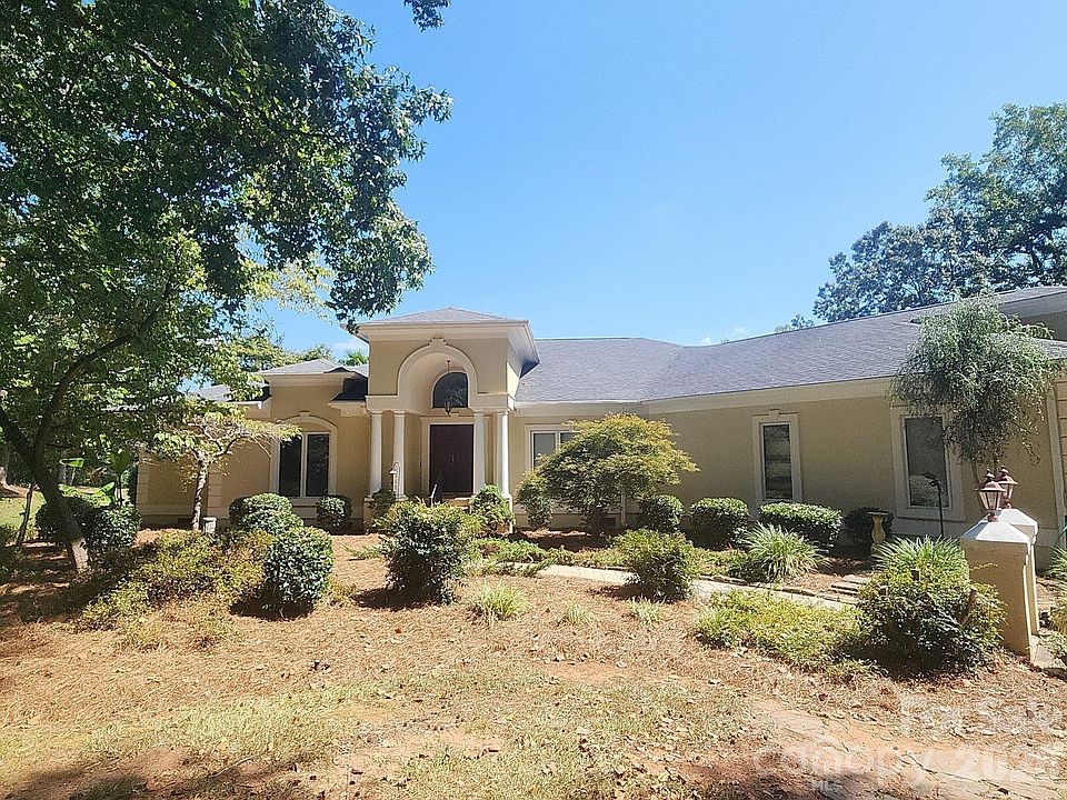 1st image of 602 Fairway Dr