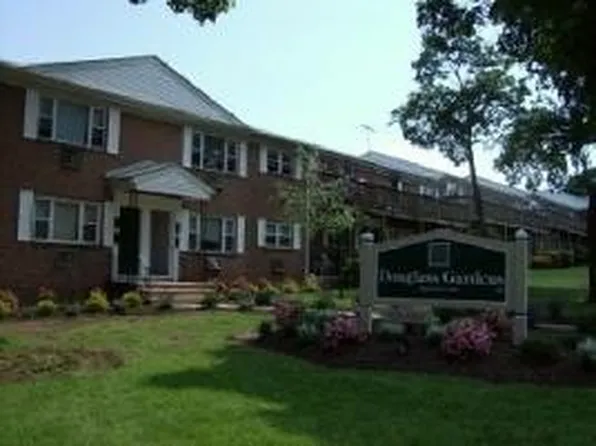 394B Hamilton St, Somerset, NJ 08873