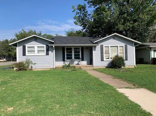 1030 Poindexter Ave, Cleburne, TX 76033