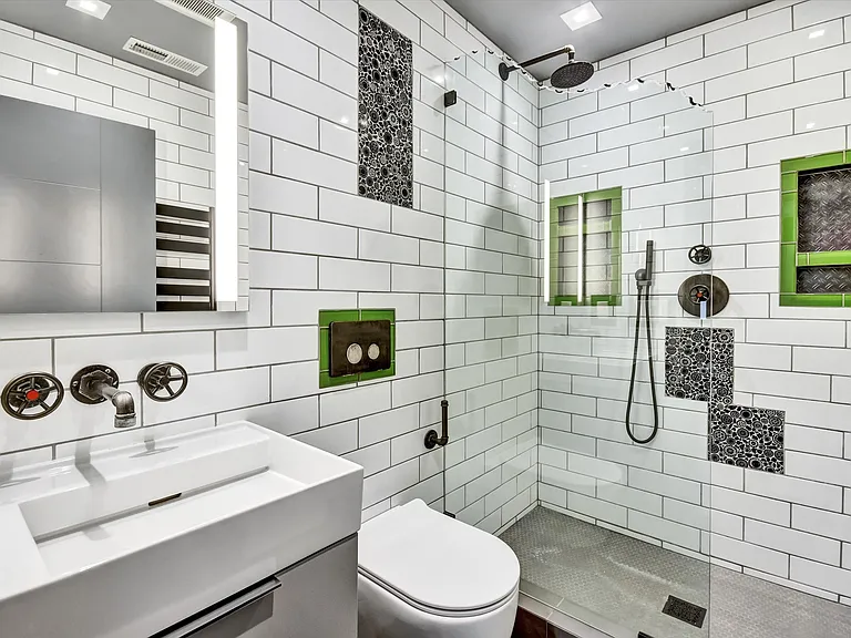7001 Buckingham Blvd — Photo 15