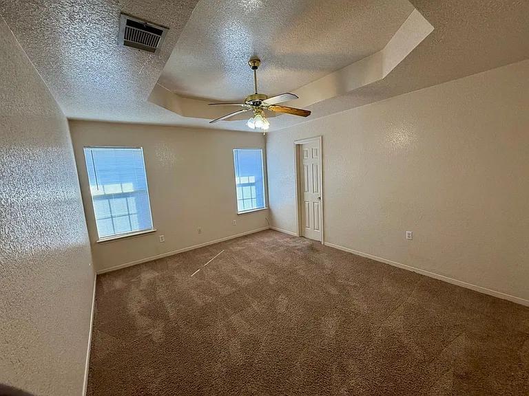 2202 Amethyst Dr — Photo 7