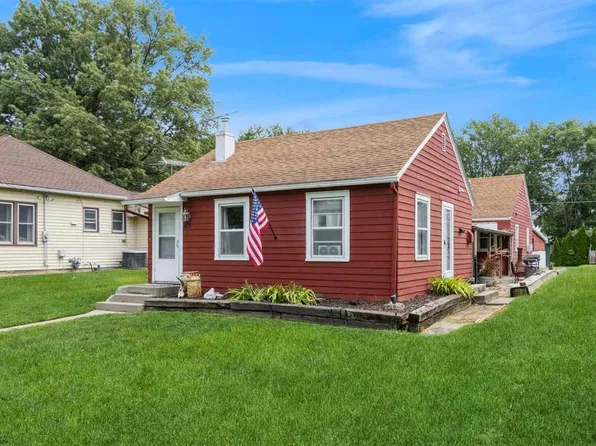 407 Clark St, Williamsburg, IA 52361