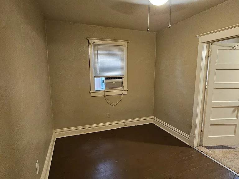 2840 Benton St — Photo 13