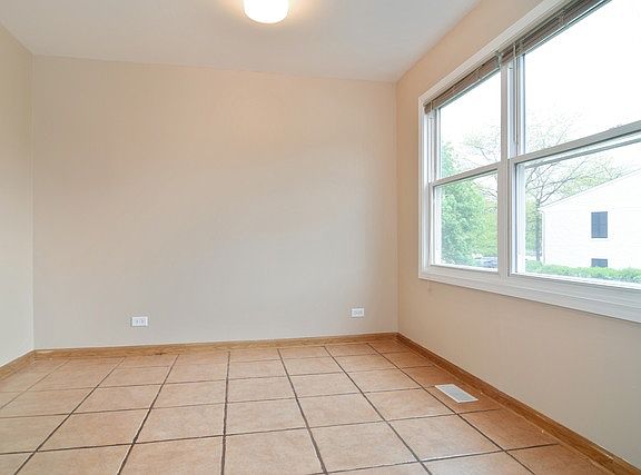 4th image of 2042 Stanley Ct