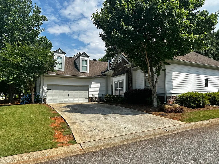 1231 Brighton Ln — Photo 25