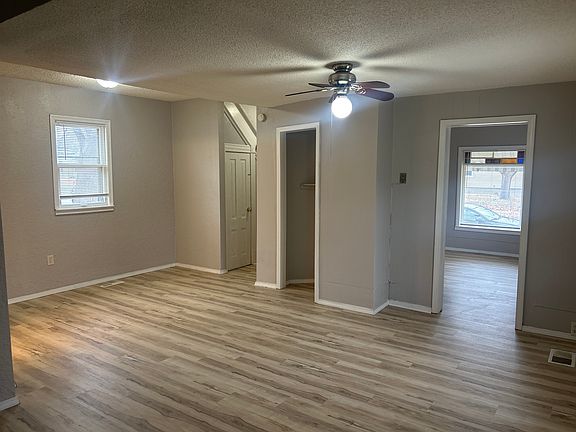 3rd image of 2412 Jefferson St NE #1