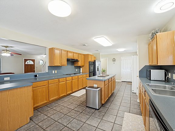 4th image of 471 County Road 467