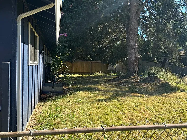 827 143rd Ave SE — Photo 3