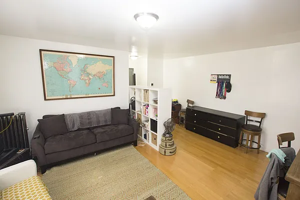 Rented by Jonis Realty | media 2