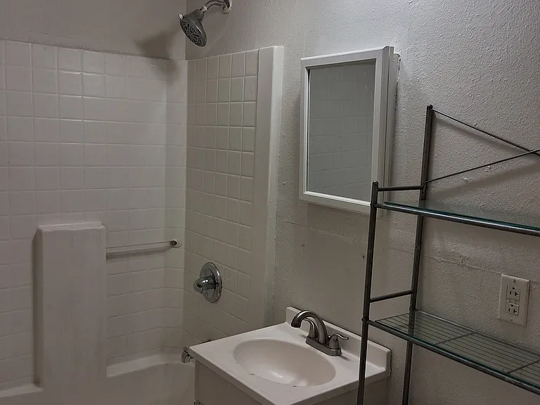 737 S Drury Ln — Photo 6