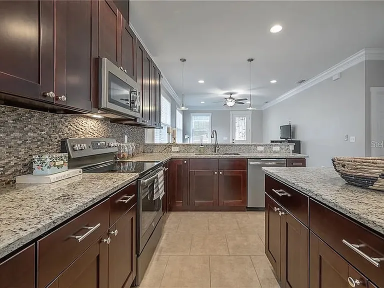 308 W Woodlawn Ave — Photo 15