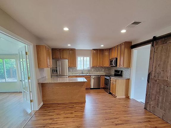 2nd image of 2037 Southwood Dr