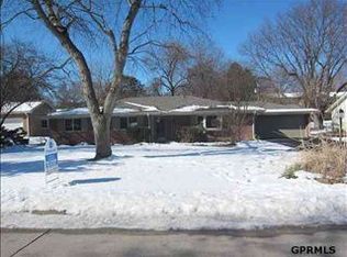 236 S 88th St, Omaha, NE 68114