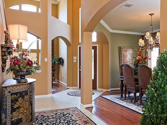 5th image of 28014 Buckthorn Dr