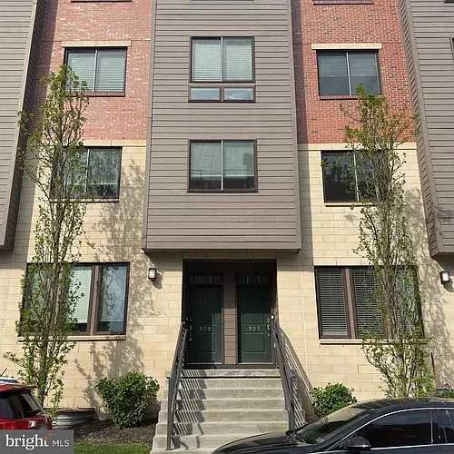 909 Lakeview Ct #909 Photo 1 909 Lakeview Ct #909 Photo 1