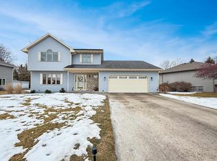2829 Westmoor Rd, Oshkosh, WI 54904
