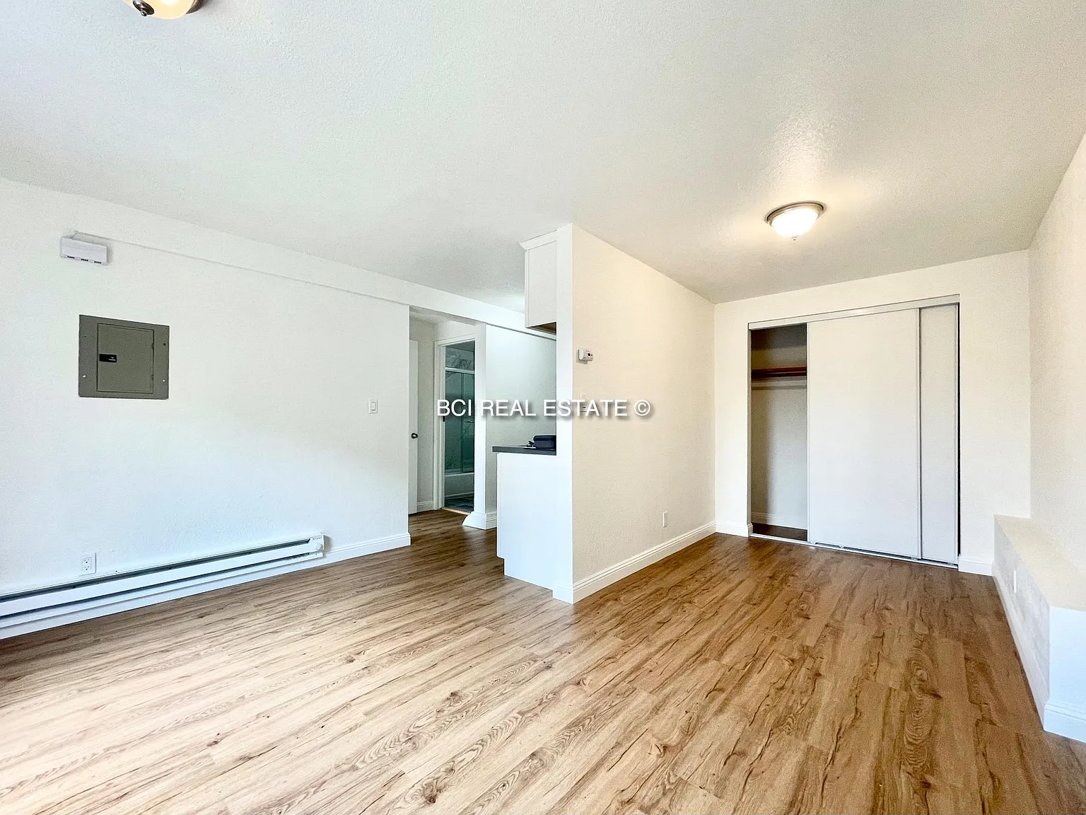 465 Parker Ave — Photo 4