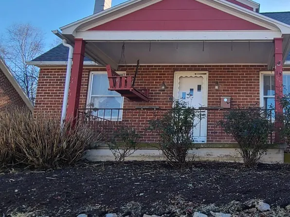 15 W Pine St, Mount Holly Springs, PA 17065