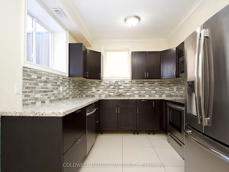230 Annis St #2 — Photo 4