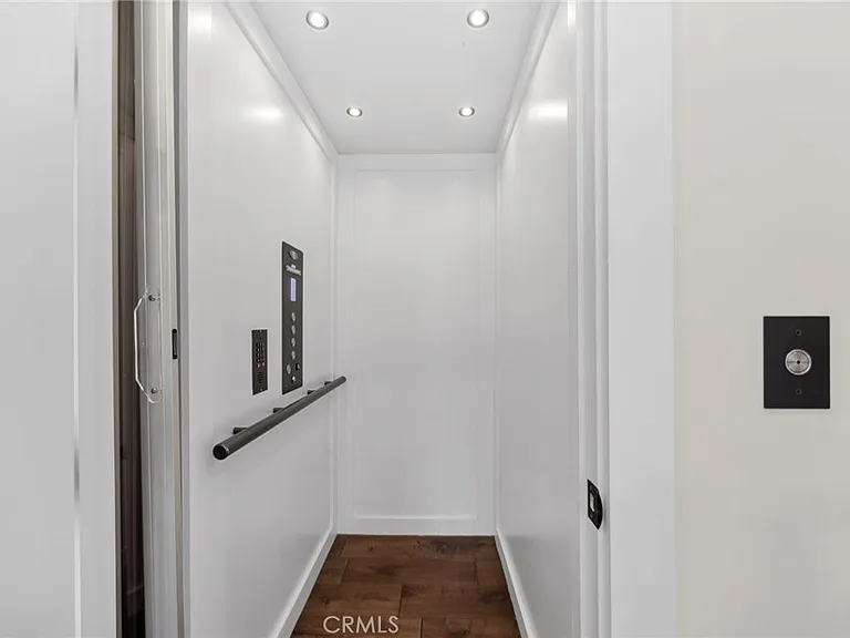 2801 Bayside Dr — Photo 30