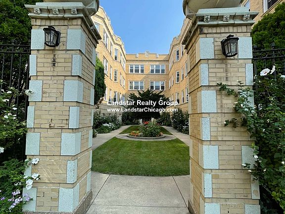 3rd image of 1436 W Thorndale Ave #G