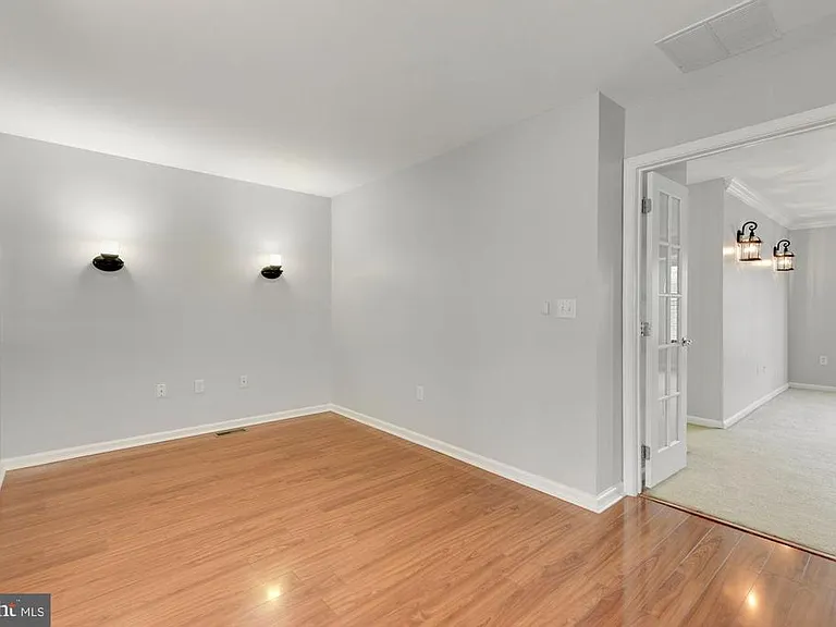 345 Huntington Dr — Photo 18