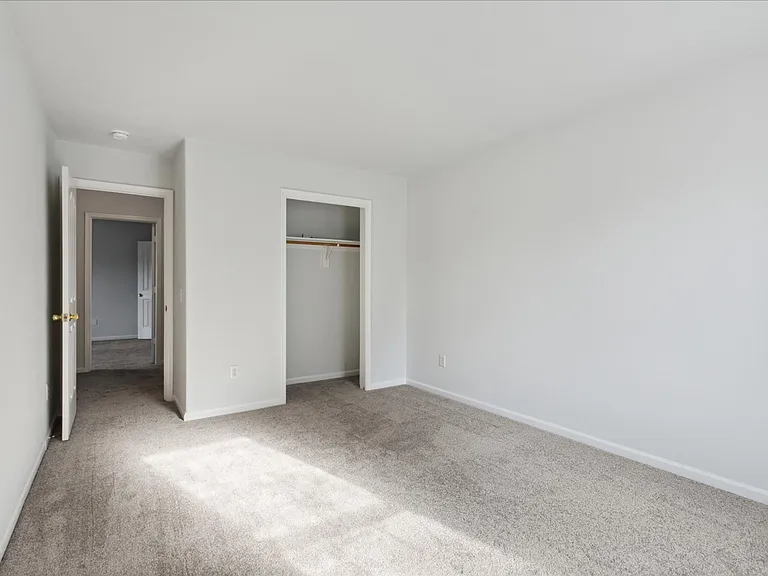 100 Post Oak Rd — Photo 20